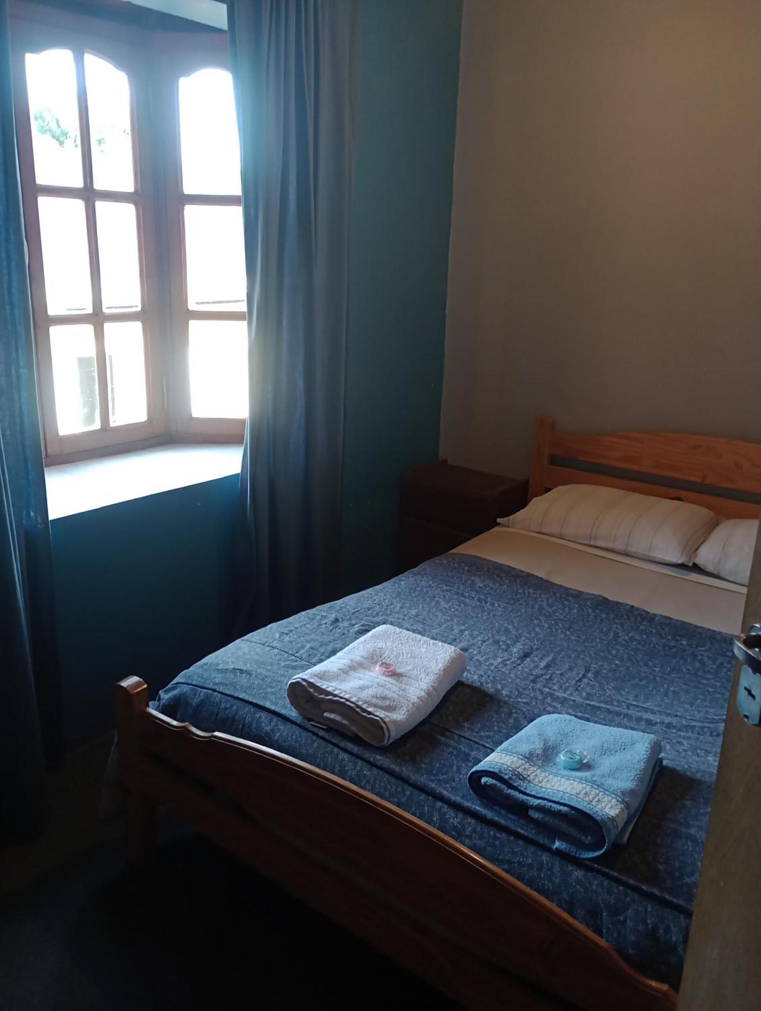 La Casa De Emma Hostel Esquel Kültér fotó